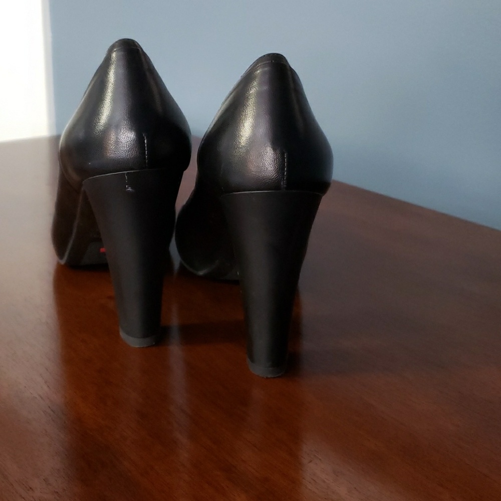 Shoes - Picture 3 of 3